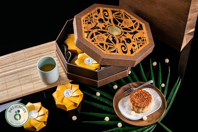 Bánh kẹo làm quà Trung thu - Nhà có trẻ con khác nhà người lớn tuổi