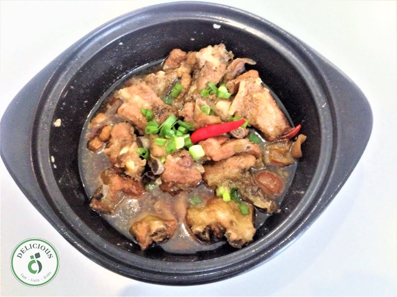 Kho sườn non - Chọn sườn non đúng: nhìn thịt, nhìn sụn